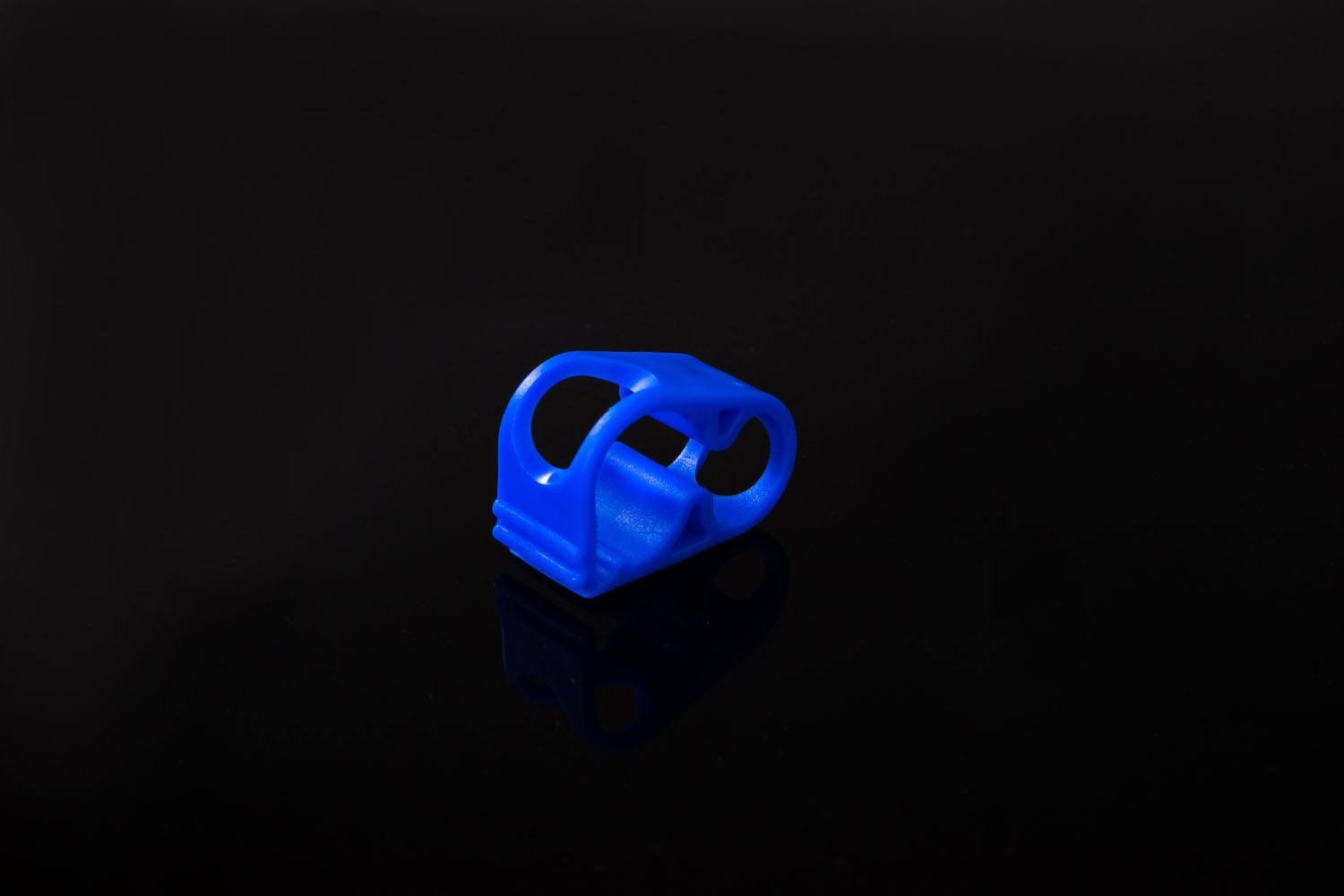 カラフルラチェット式チューブクランプM 軟質チューブ外径：最大11mm PP 青