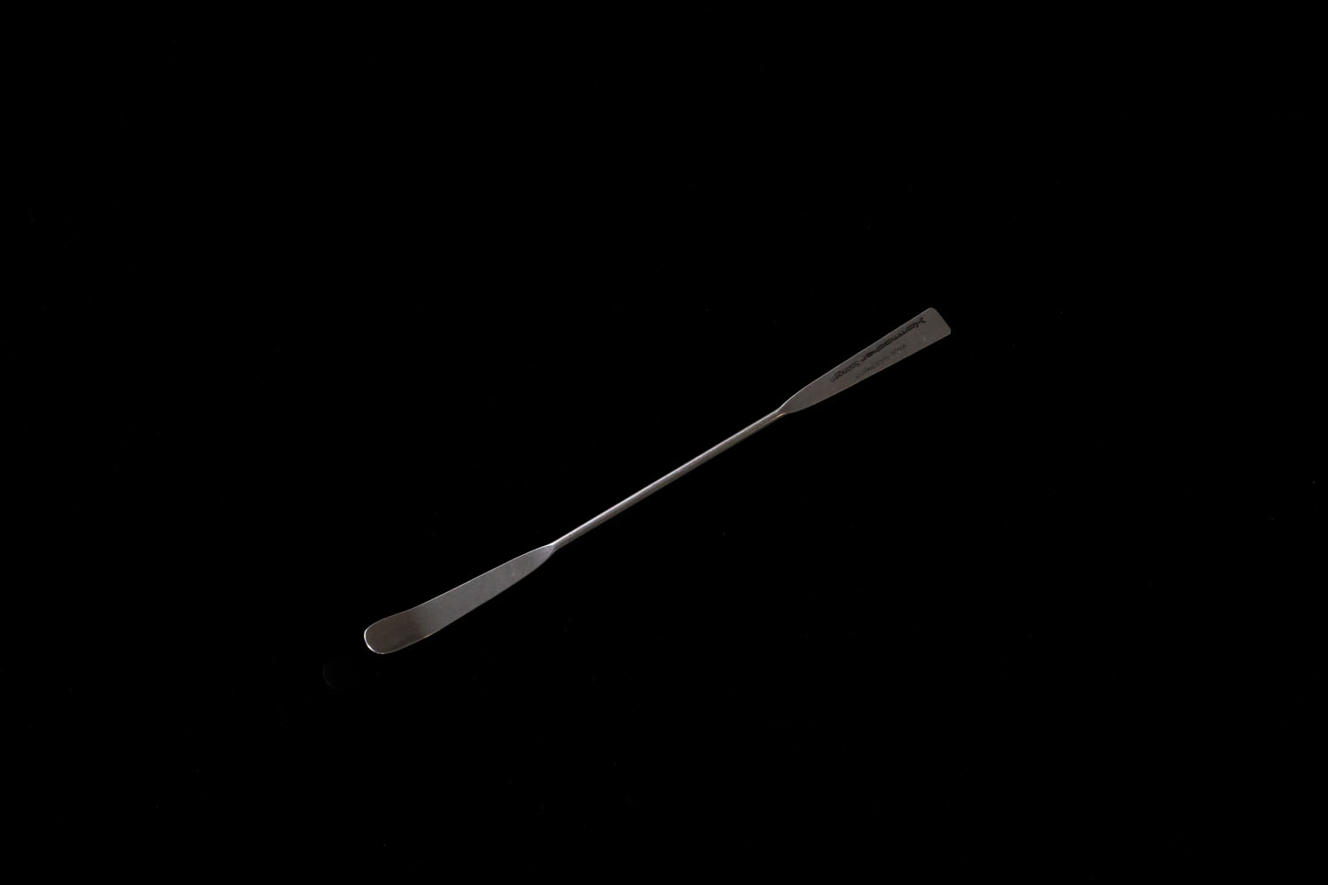 ステン先曲スパーテルツイン ヘラ部幅×ヘラ部長×全長（cm）：0.7×4.5×15
