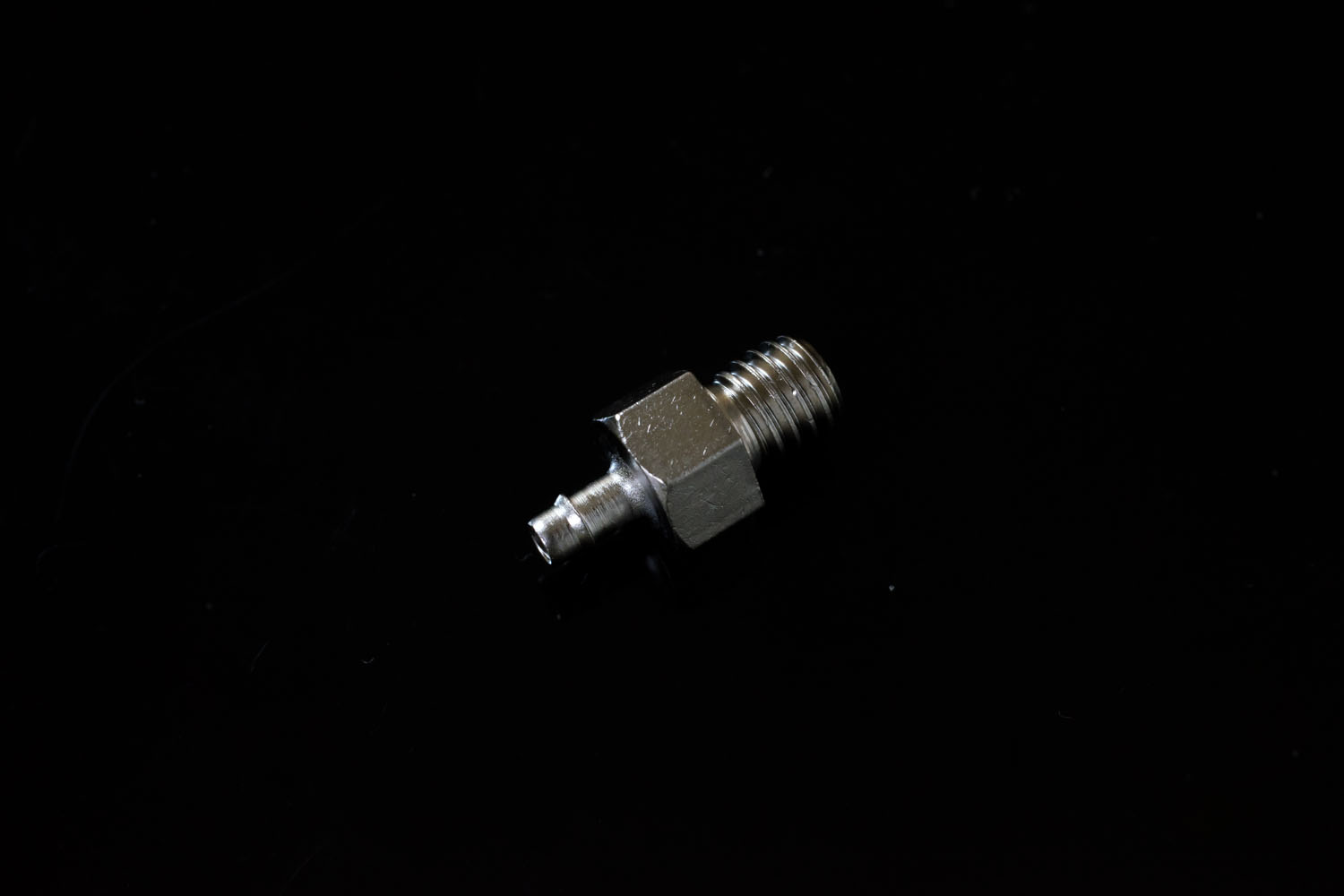 メタルアダプターコネクター(M6×1ネジ) 軟質チューブ内径2.5mm：3/32"