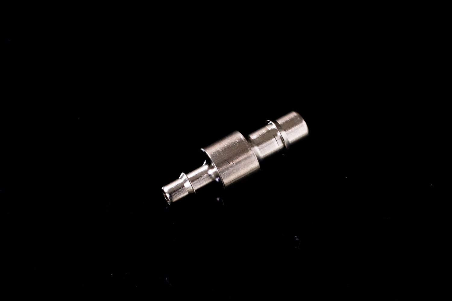 メタルストレート異径コネクター 適用チューブ内径3.0mm：1/8"⇔5.0mm：3/16"