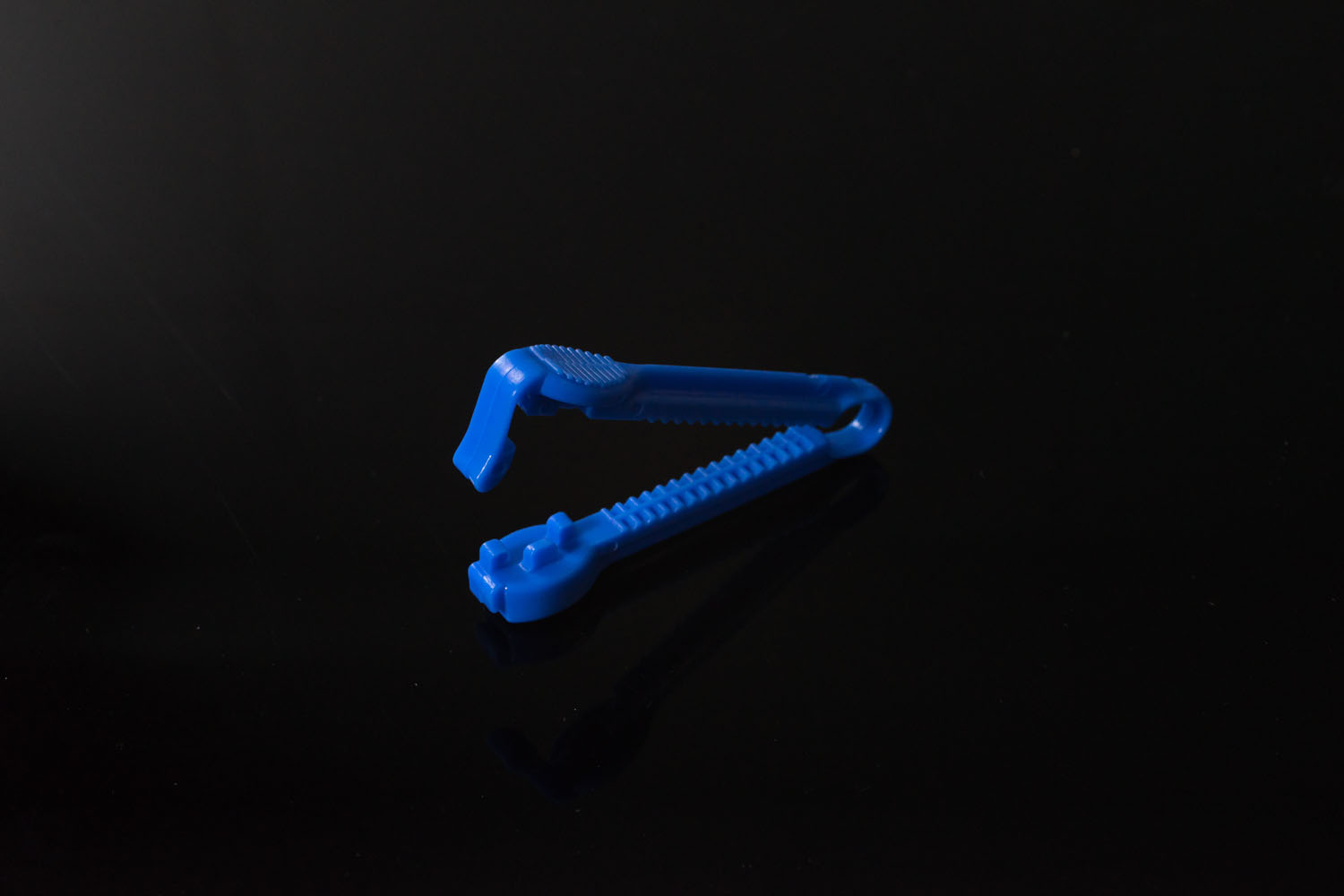 POMワニ口式チューブクランプ 軟質チューブ外径8.5mmまで