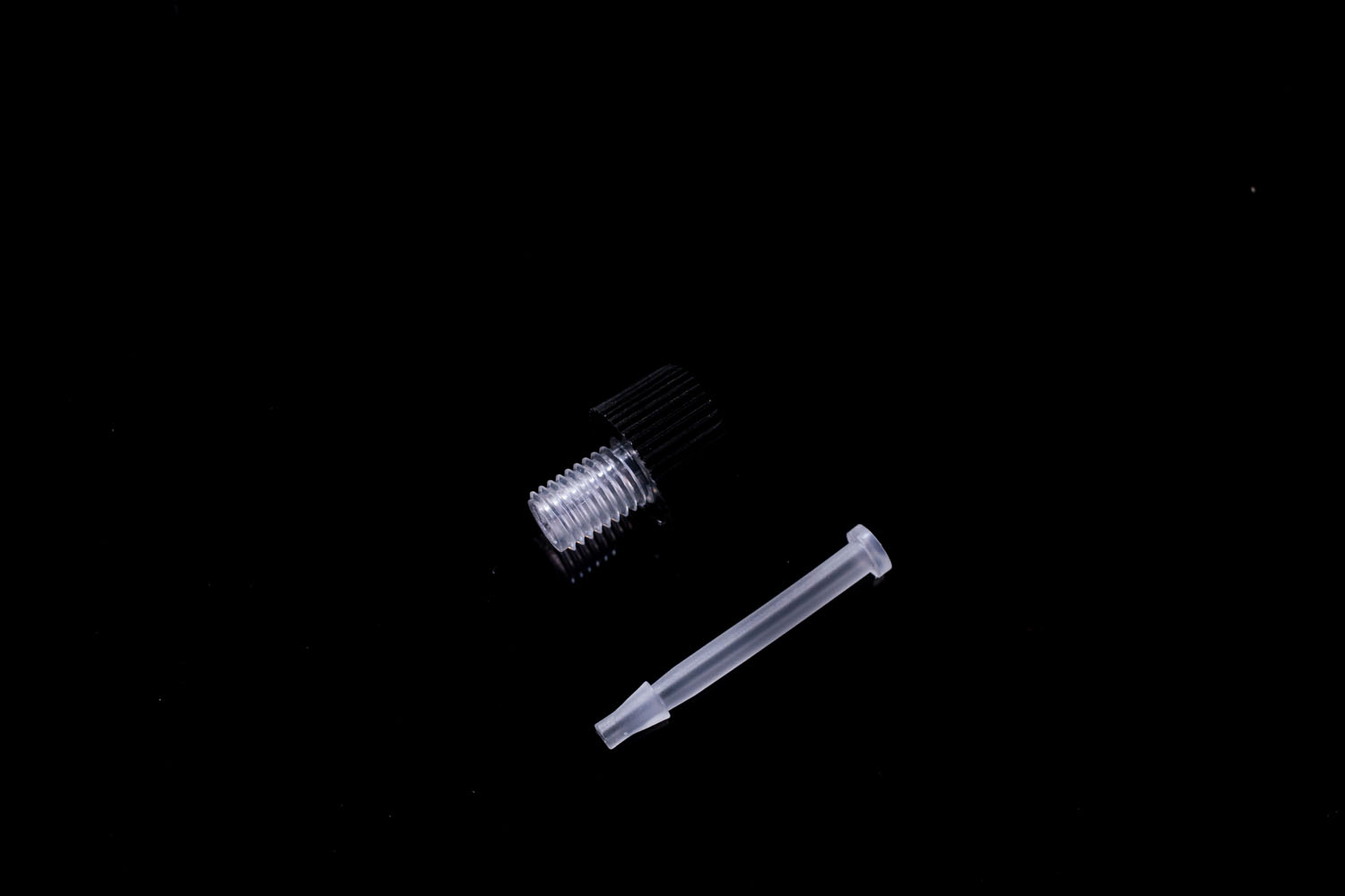 クリックインシール バーブドアダプター 軟質チューブ内径1/8"：3.2mm用 1/4-28UNFオス 黒