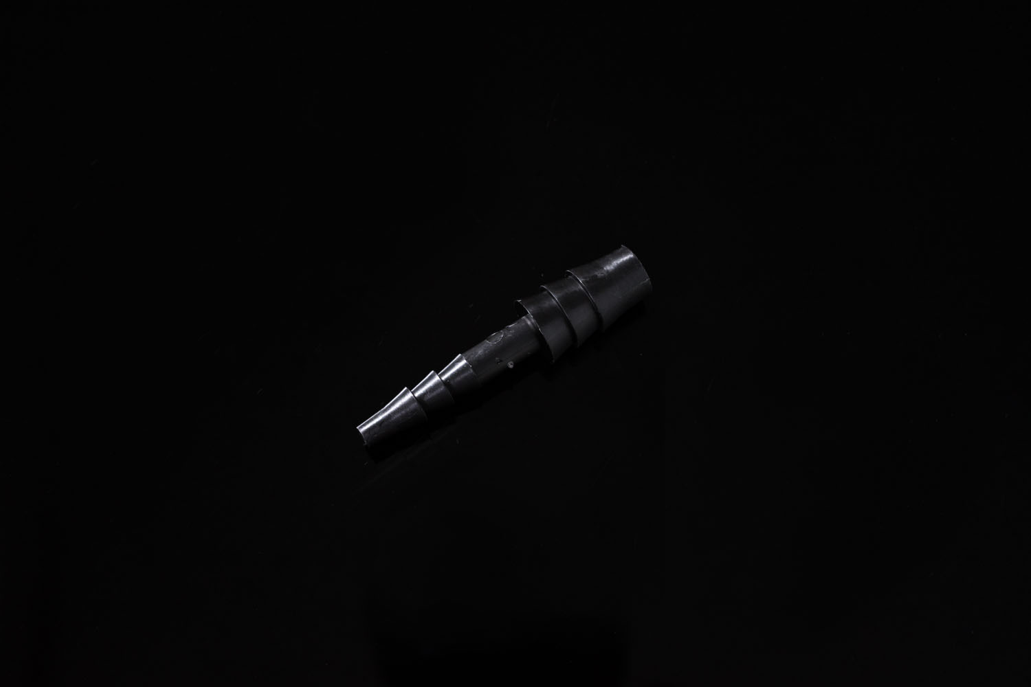 黒色PPストレート異径継手 軟質チューブ内径5mm：3/16"⇔6.5mm：1/4"用