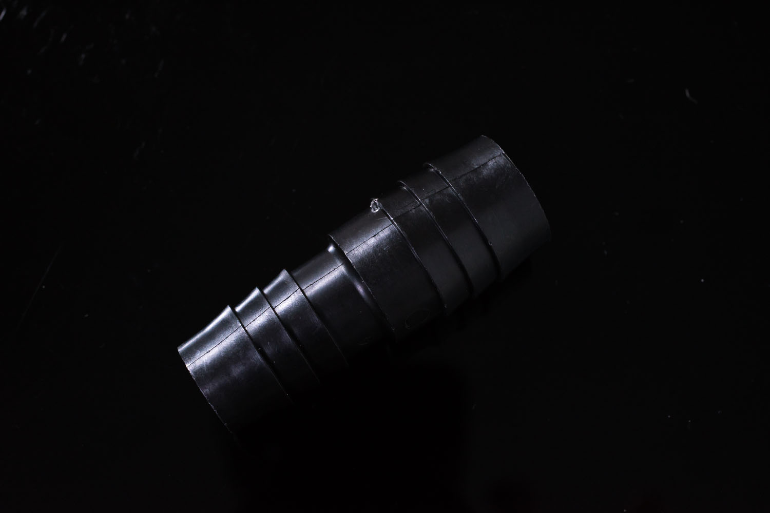 黒色PPストレート異径継手 軟質チューブ内径12mm：1/2"⇔15mm：5/8"用