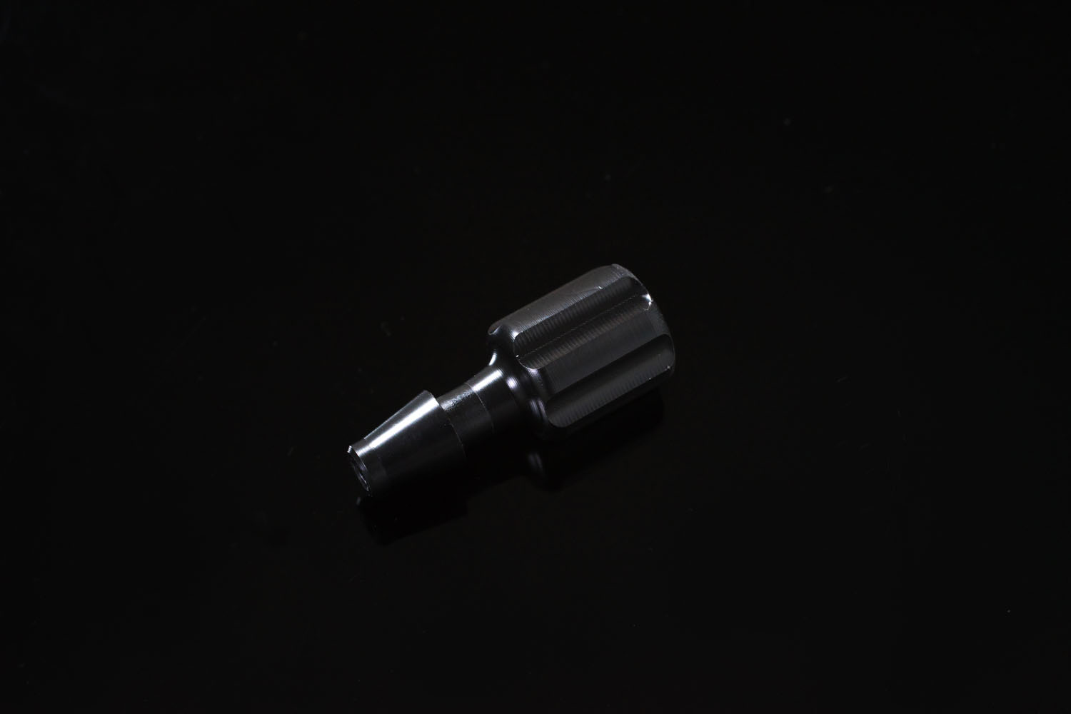 POM 1/4-28UNFメスネジ付きアダプター 軟質チューブ内径3.2mm：1/8"～4.0mm