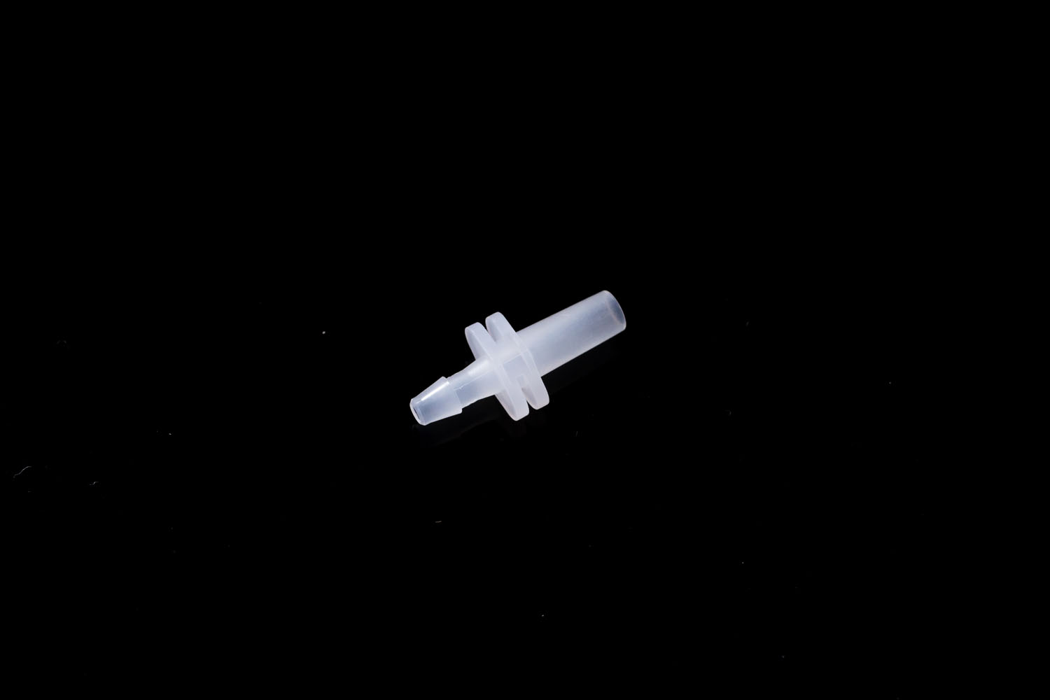PVDFオスルアーフィッティング(VRS) 軟質チューブ内径2.5mm：3/32"