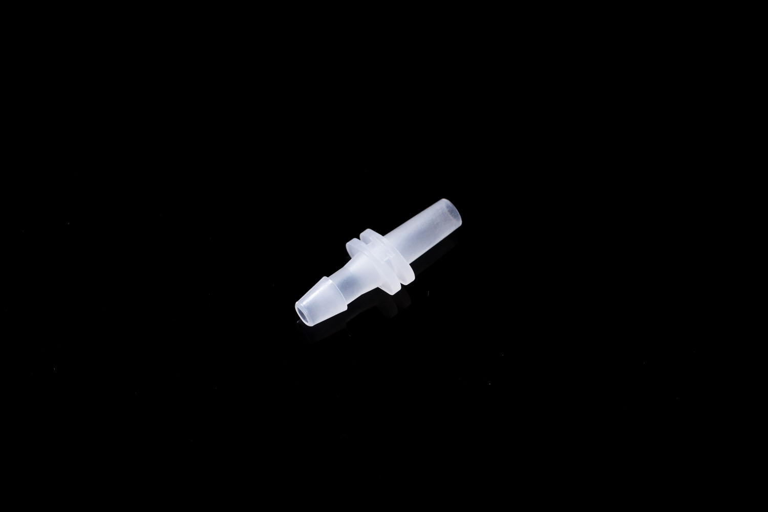 PVDFオスルアーフィッティング(VRS) 軟質チューブ内径3.0mm：1/8"